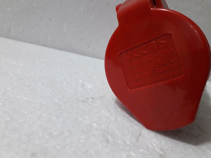 Vecas Coupler Power To Socket 16A-6H/380-415V AJ-214 IP44 17Pcs Lot Sale