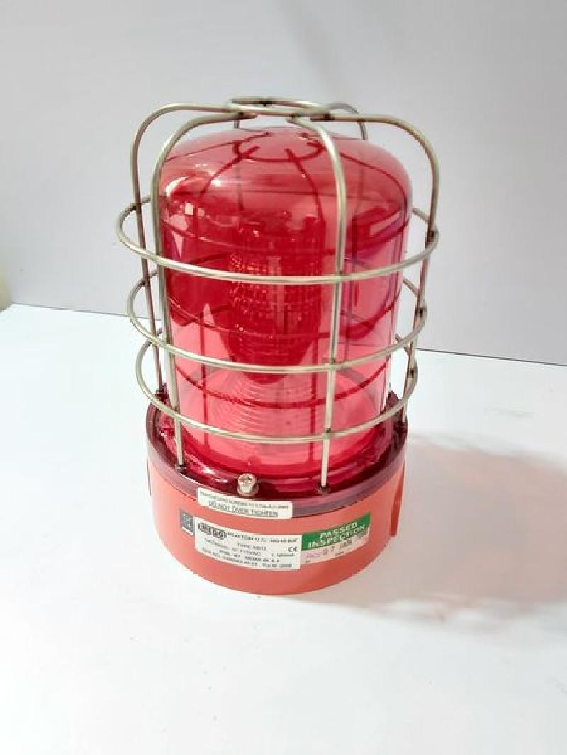 COOPER MEDC XB13 RED LENS XENON STORBE WEATHER PROOF LIGHT XB13115RYNN