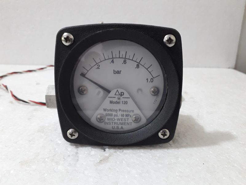 MID WEST 120SA-00-O AA MAX W.P 6000 PSI TEMP:F200 SEALS:BUNA-N PRESSURE GAUGE