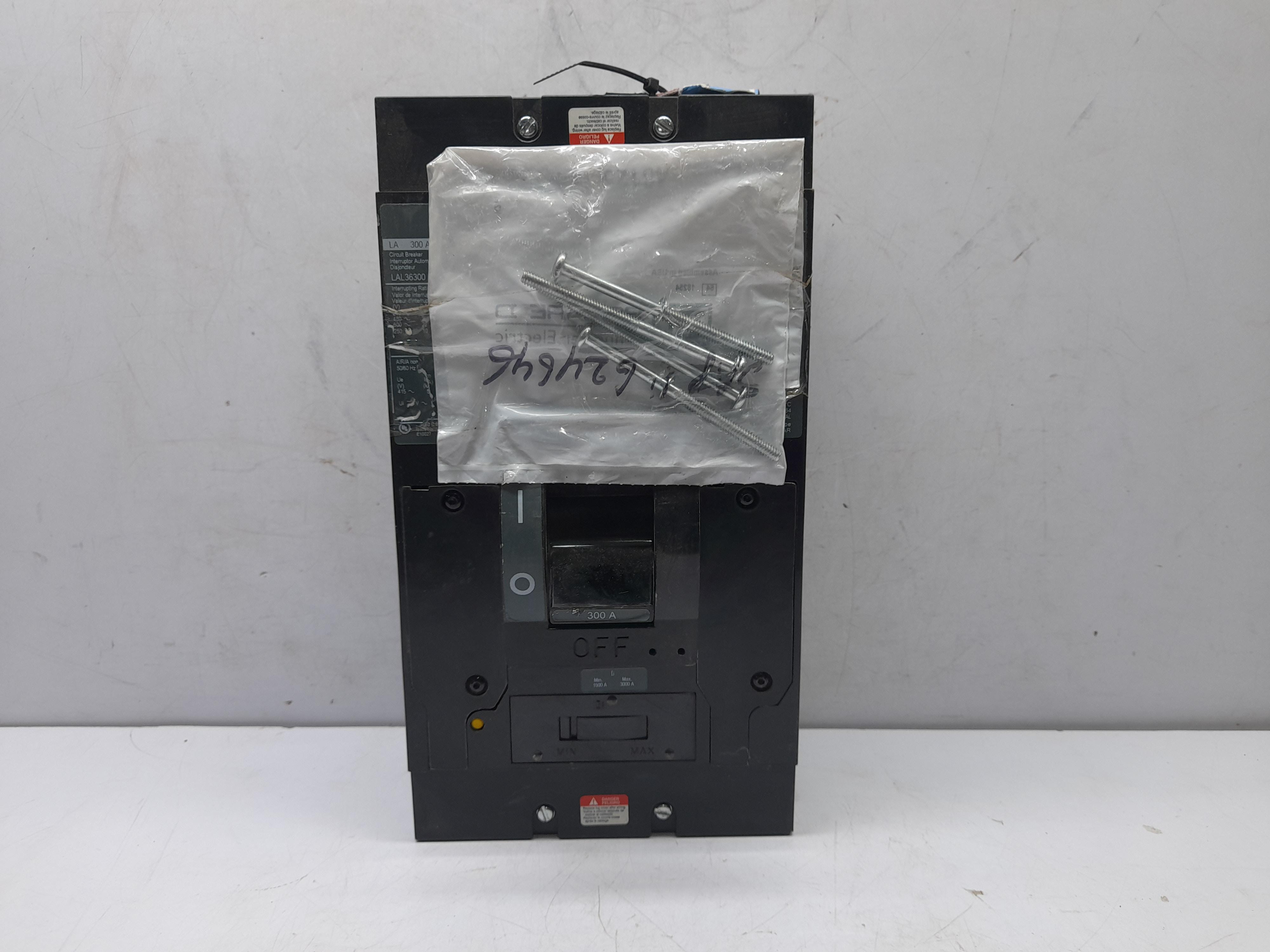 Square D LAL36300 Circuit Breaker LA 300A 3P 600VAC 250VDC