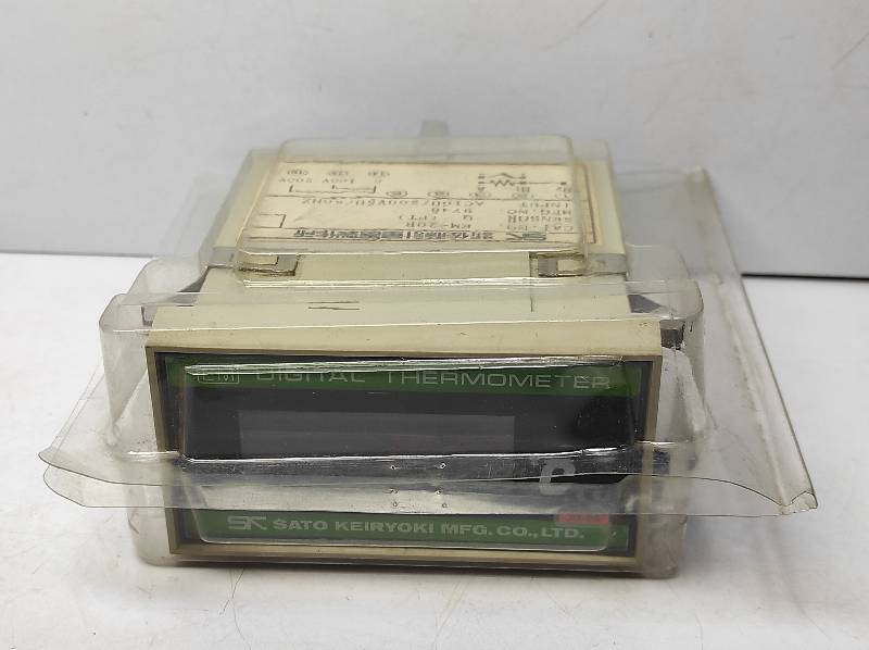 SK Sato Keiryoki EM-20R Digital Thermometer