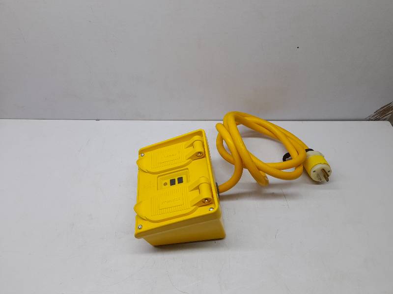 Hubbell GFP15M Ground Fault Circuit Interrupter Class A 120V 1800W 15A 60Hz Circuit Guard Portable GFCI