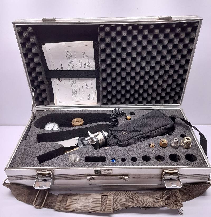 Ametek Jofra CPC030CINDG Pressure Calibrator With T-730 Portable Pneumatic Tester 0-30 PSI