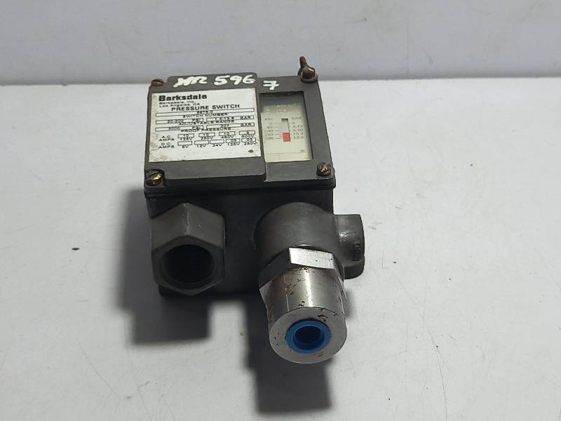 BARKSDALEPRESSURE SWITCH 6675-0  20-200 PSI 1.4-13.8 BAR
