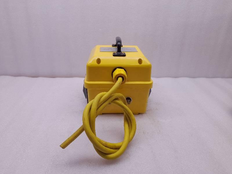 Woodhead 1642Lo  Low Voltage Workstation  200V AMP Capacity  Primary Voltage: 120V