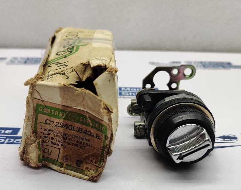 General Electric CR2940UB402B Heavy-Duty Selector Switch 3Position 600V